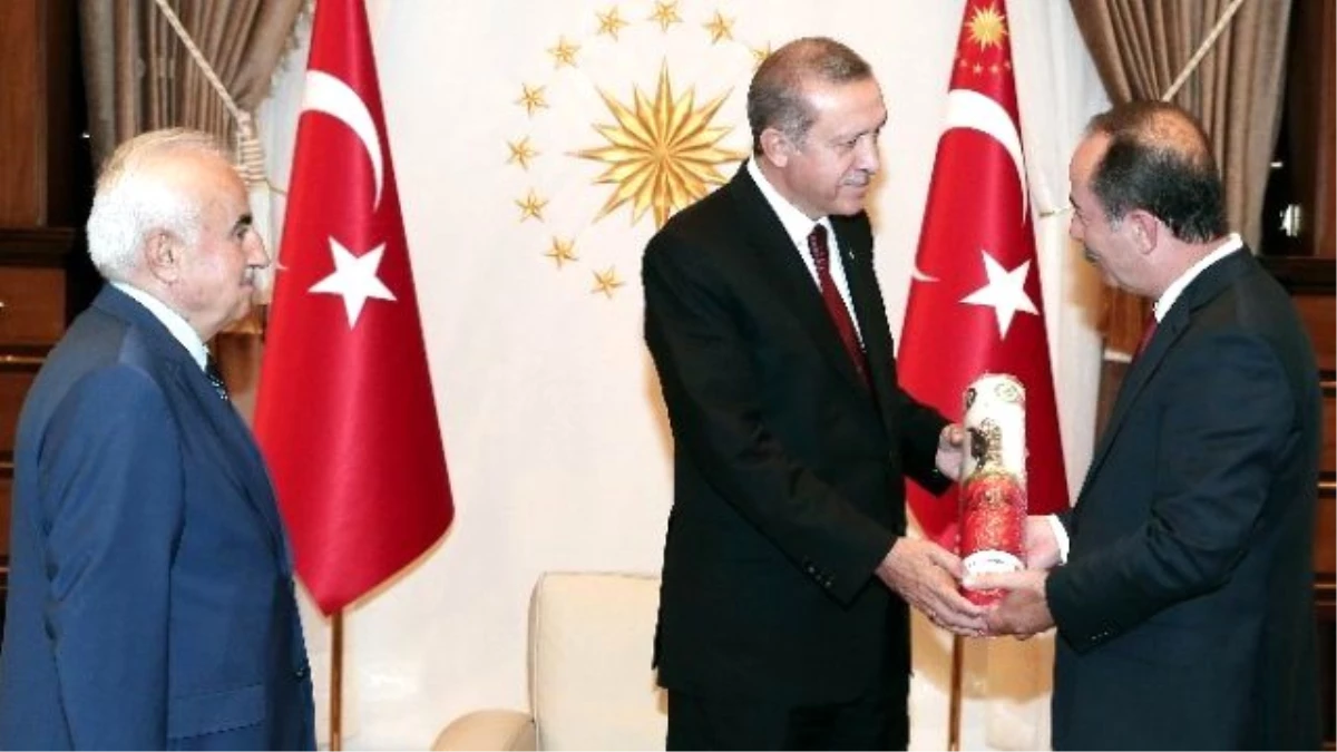 Cumhurbaşkanı Erdoğan, Kırkpınar Heyetini Kabul Etti