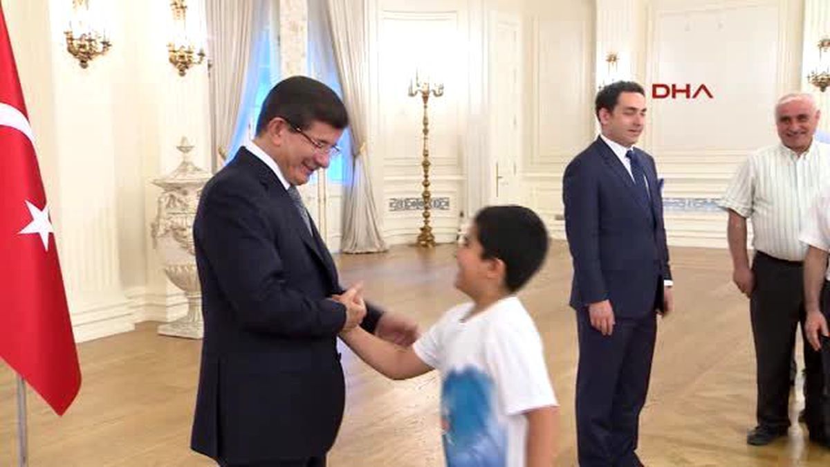 Davutoğlu Çankaya Köşkü\'nde Başbakanlık Personeli ile Bayramlaştı