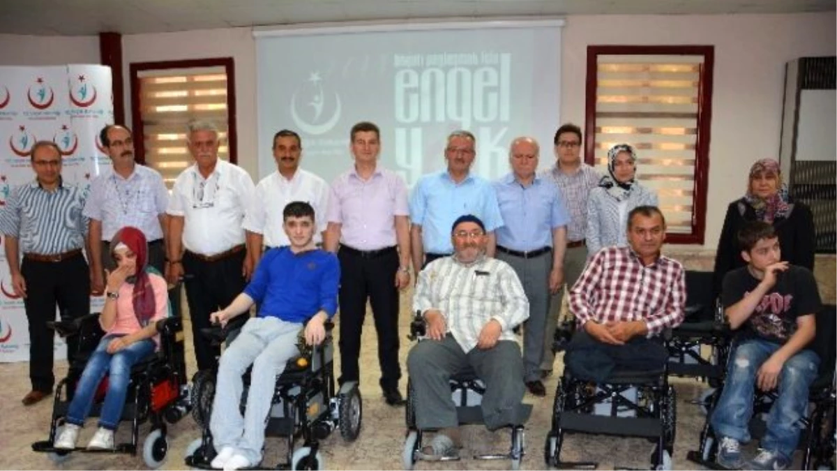 Engelli Vatandaşlara Akülü Araçları Törenle Verildi