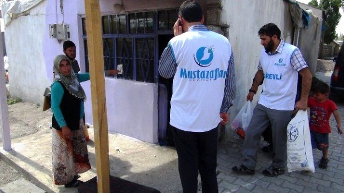 Evi Yanan Aileye Mustazaflar Cemiyeti\'nden Yardım