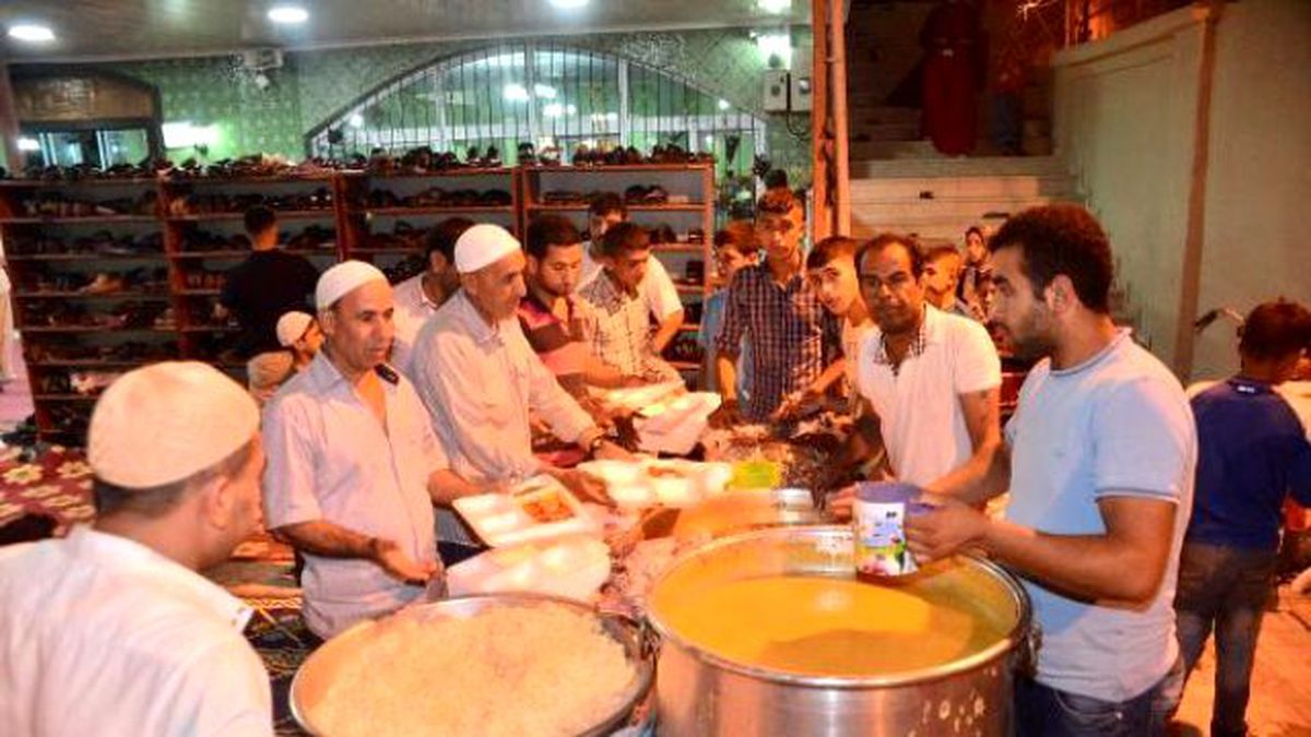 Kadir Gecesi Camide Sahur