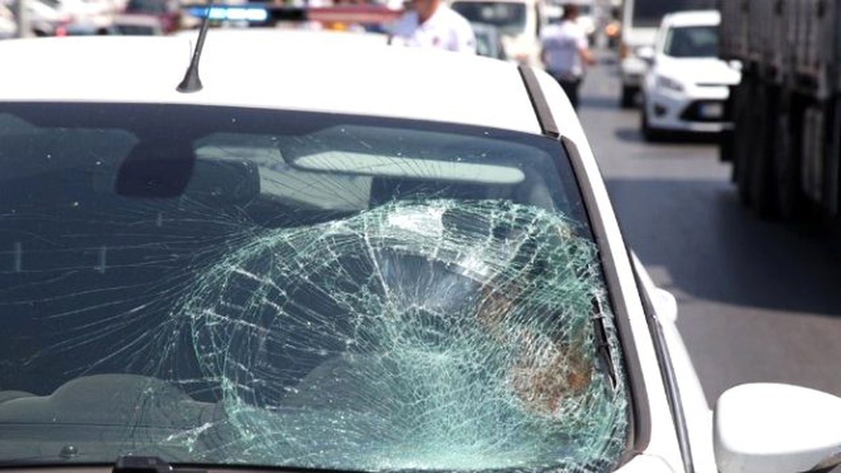 Karşıya Geçerken Otomobilin Çarptığı Kadın Ağır Yaralandı