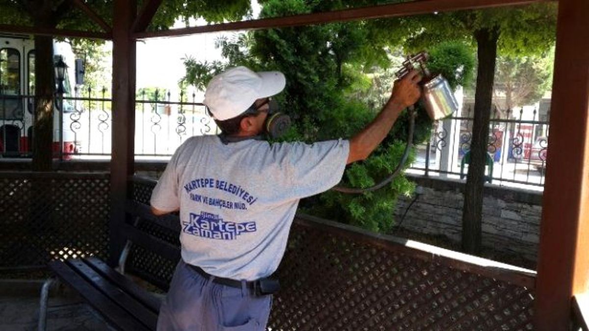 Kartepe\'de Kamusal Alanlara Bayram Bakımı