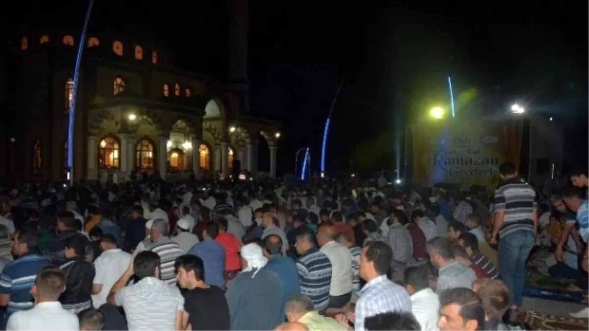 Kilis Manevi Bir Gece Yaşadı