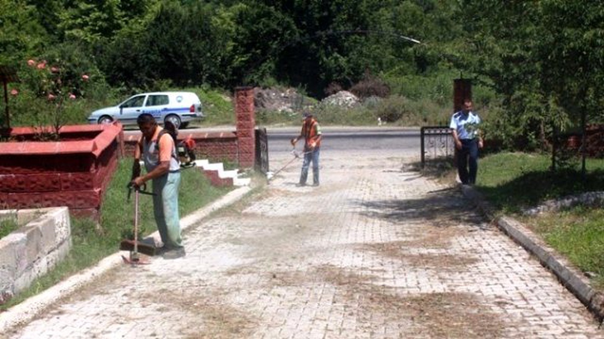 Kozcağız\'da Bayram Temizliği Yapılıyor