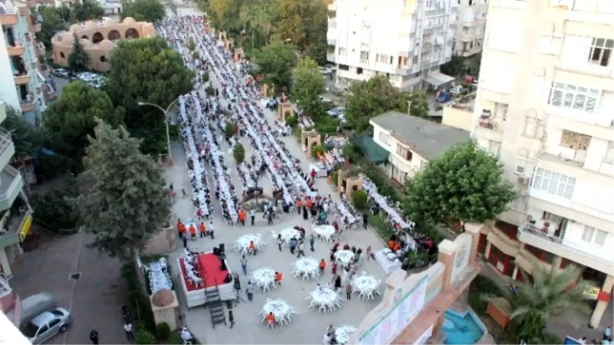 Kumluca\'da Geleneksel Kadir Gecesi İftarı Düzenlendi