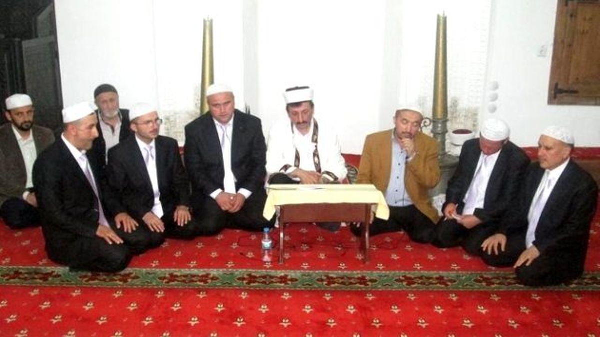 Küre\'de Kadir Gecesinde Camiler Doldu Taştı