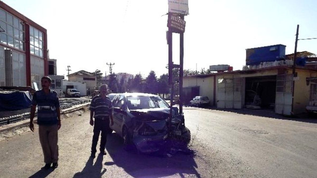 Malatya'da Direğe Çarpan Sürücü Şikayetçi Oldu