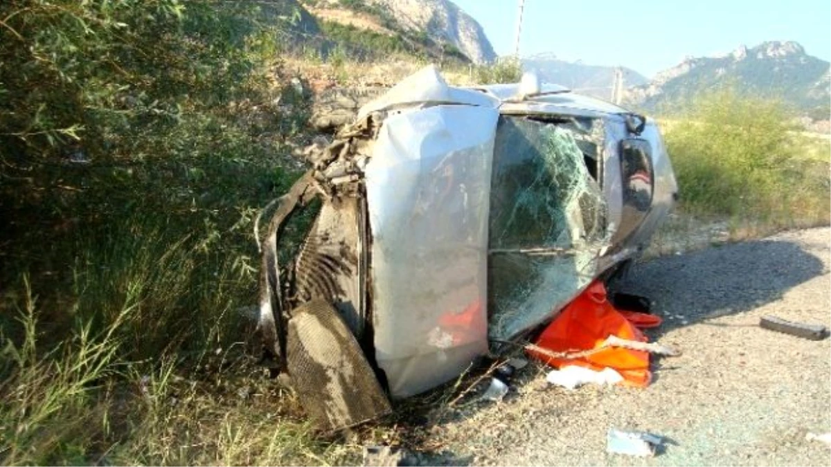 Osmaneli\'de Otomobil Takla Attı: 1 Ölü, 4 Yaralı