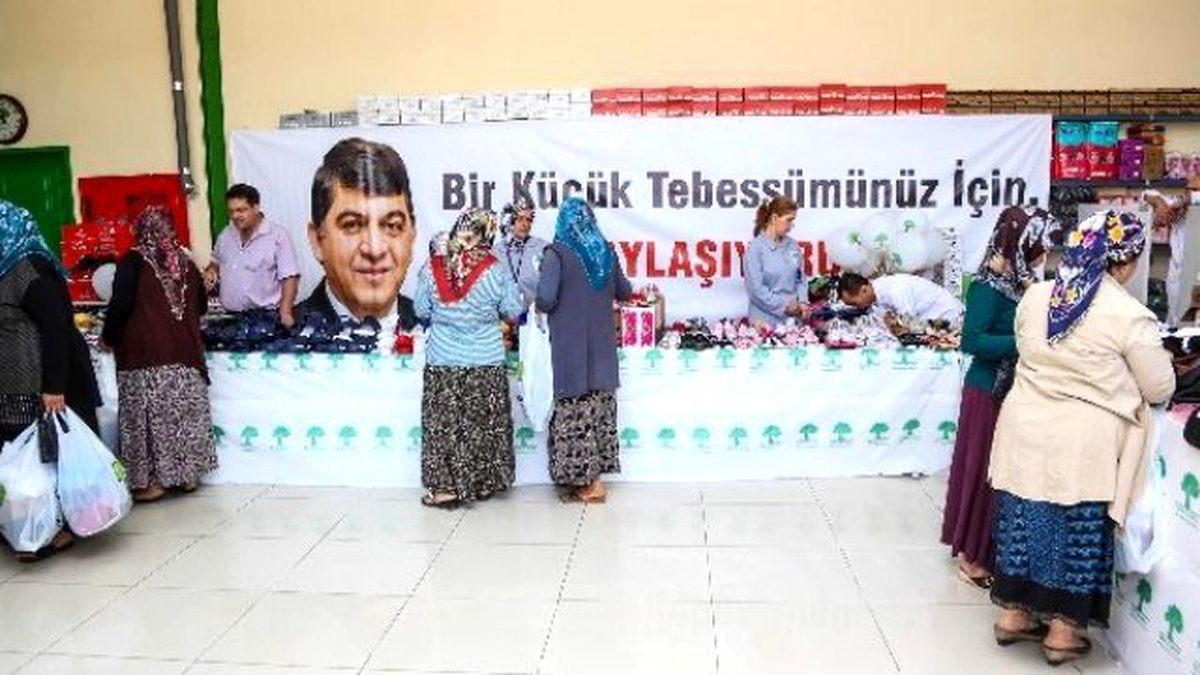 Şehitkamil\'den Dar Gelirli Ailelere Bayram Elbisesi