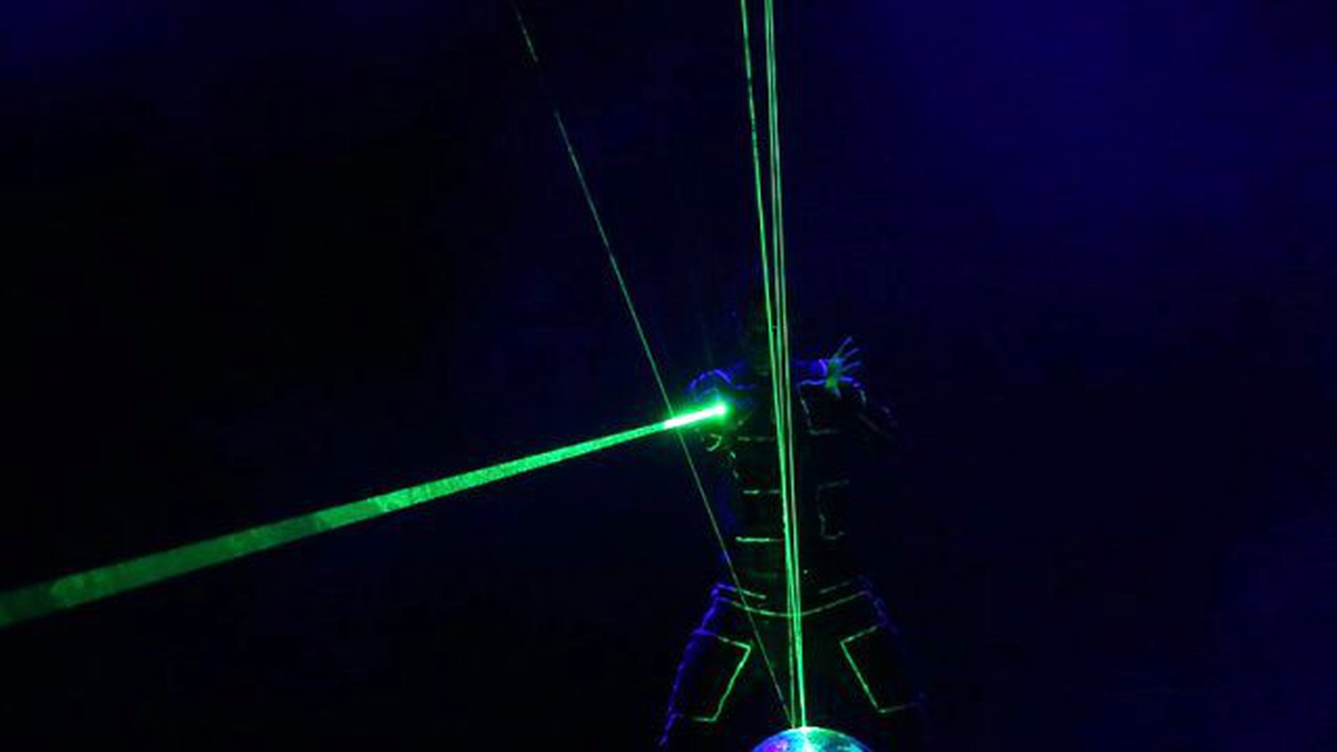 Soul Of The Mask Laser Man\'in Final Performansı