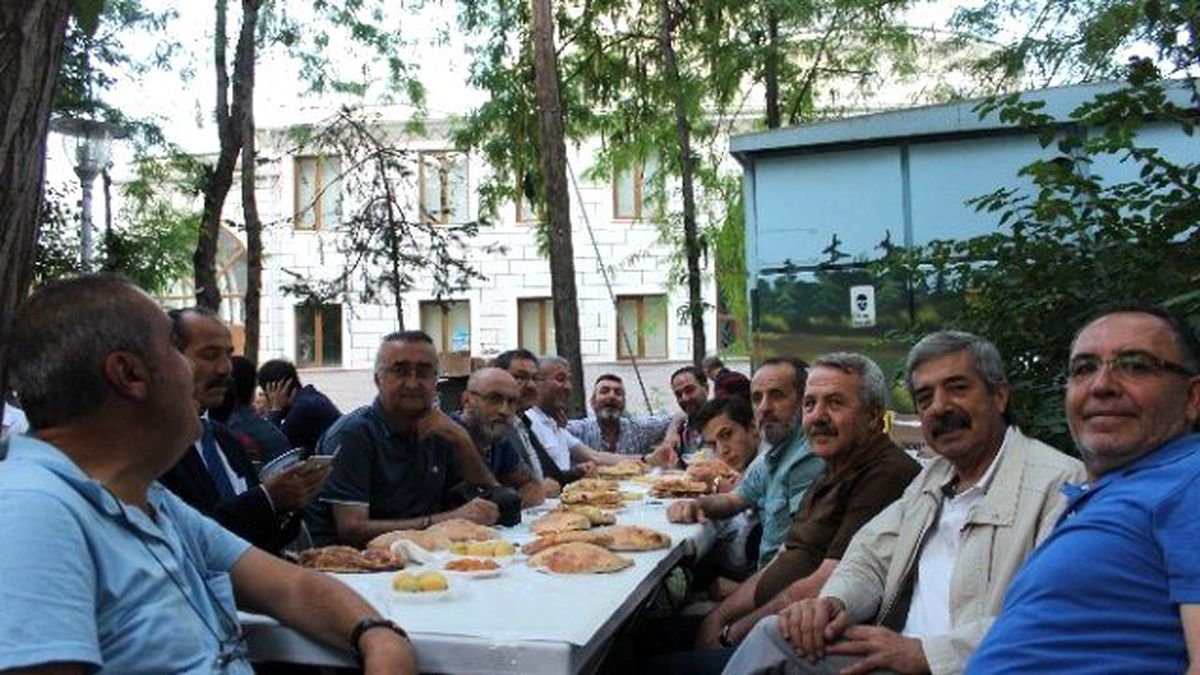 Ülkücüler Geleneksel Menemen İftarında Buluştu