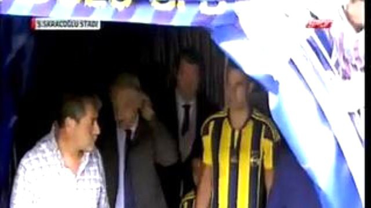 Van Persie Saraçoğlu'na Ayak Bastı!