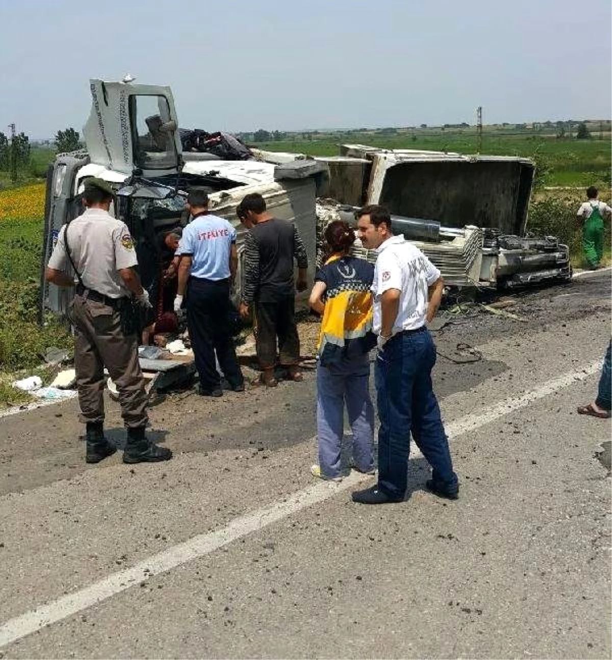 Vinç Yüklü Kamyon Devrildi, Sürücü Öldü