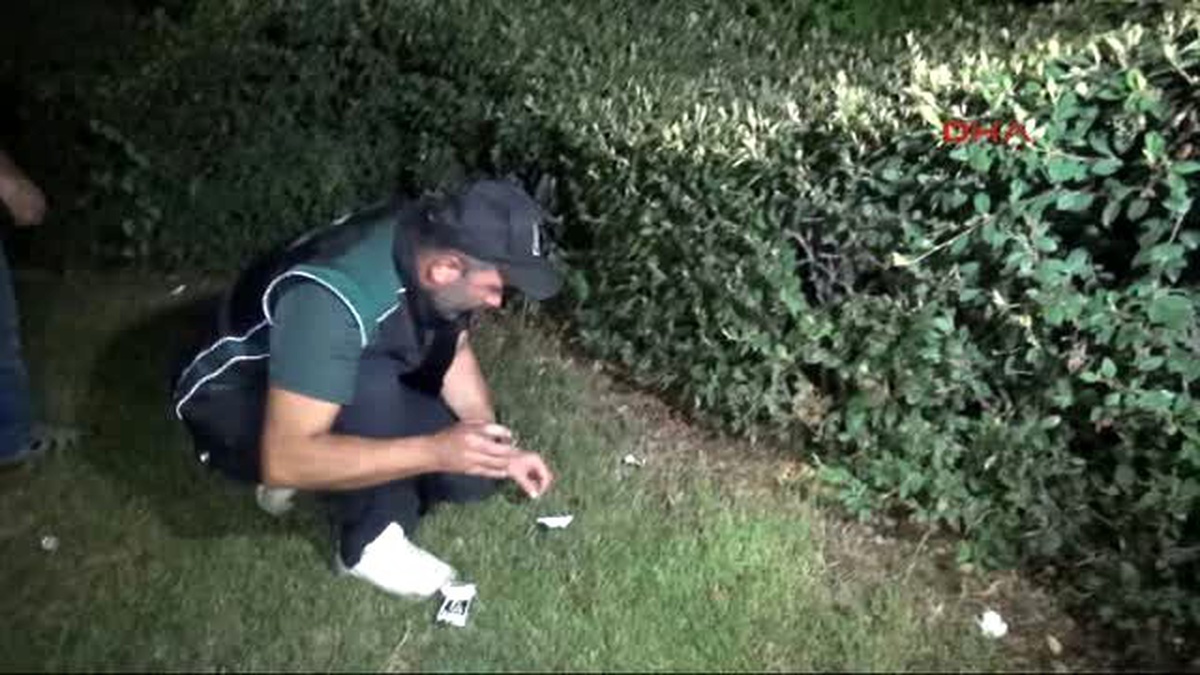 Adana - Narkotim Ekiplerinden Parklarda Uyuşturucu Uygulaması
