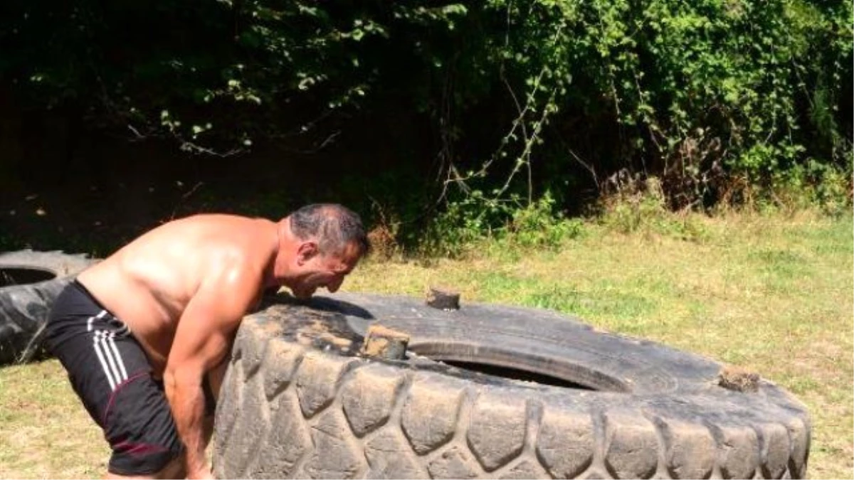 Ahmet Taşçı, 300 Kiloluk Lastikle Antrenman Yapıyor