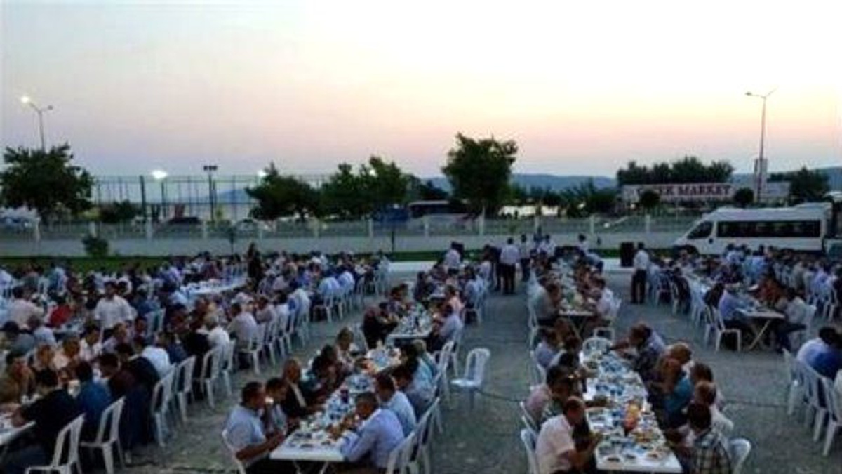 AK Parti Çanakkale Milletvekili Turan, Ayvacık\'ta İftara Katıldı