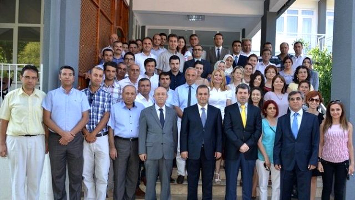 Antalya Valisi Türker, Valilik Çalışanlarıyla Bayramlaştı
