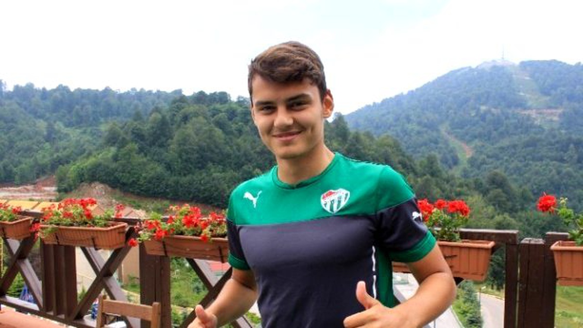 Enes Ünal\'ın Manchester City Yolculuğu Kısa Filmde
