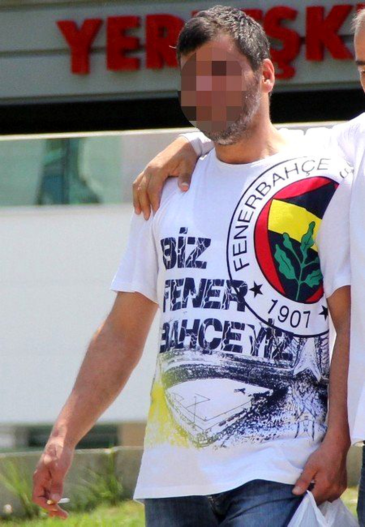 Aynı İş Yerinde Çalıştığı Kadının Yatak Odasında Uyurken Yakalandı