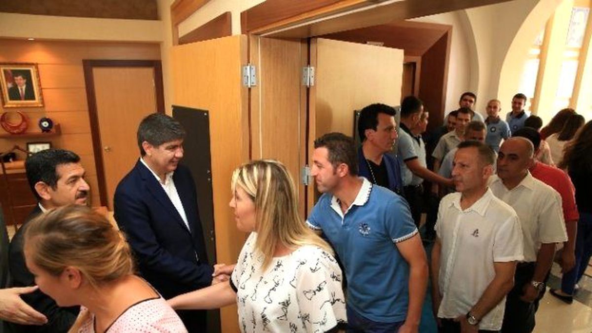 Başkan Türel, Belediye Personeliyle Bayramlaştı