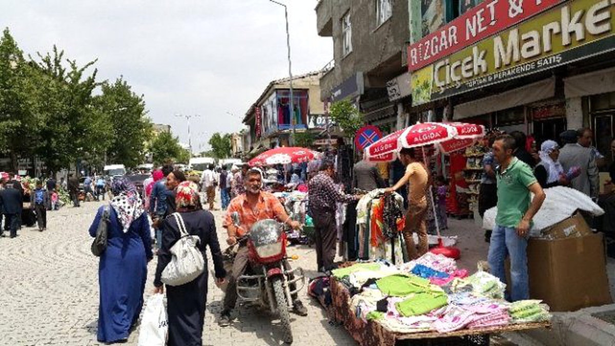 Bayram Hareketliliği Esnafın Yüzünü Güldürdü