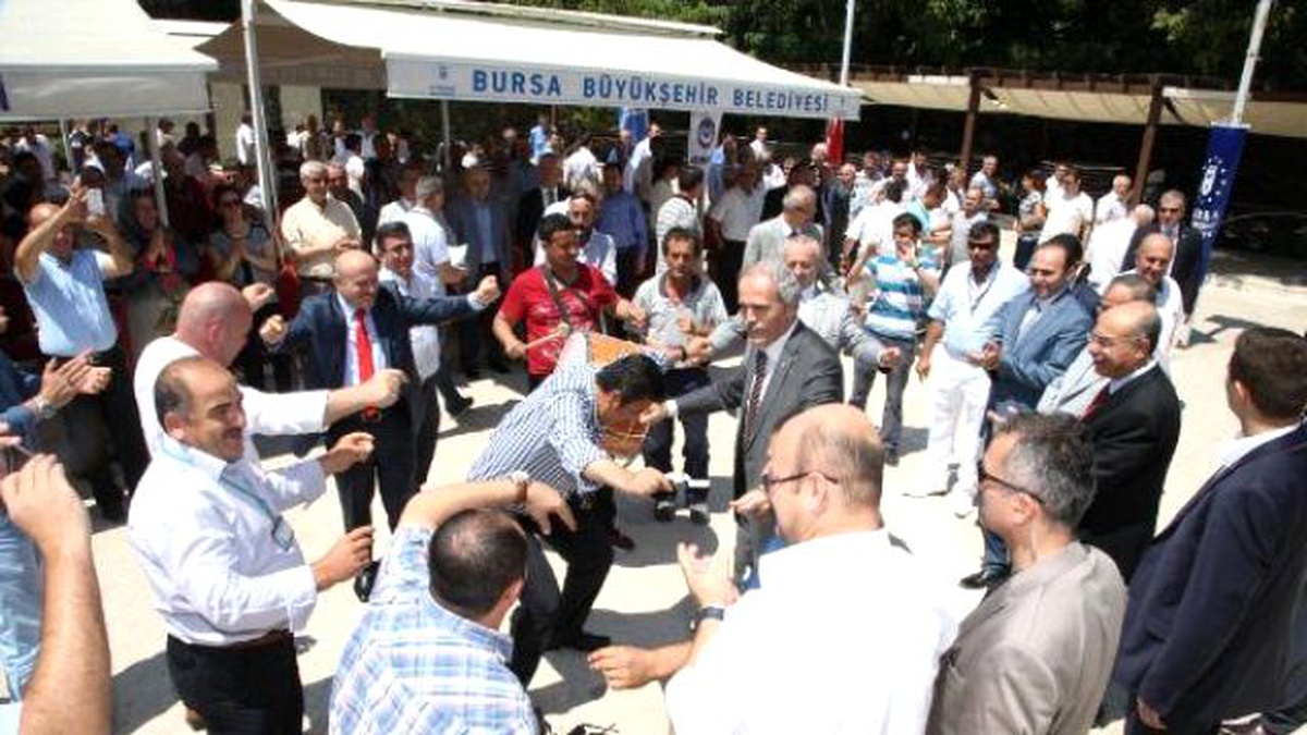 Bursa Büyükşehir Belediyesi\'nde Davul-zurnalı Toplu İş Sözleşmesi