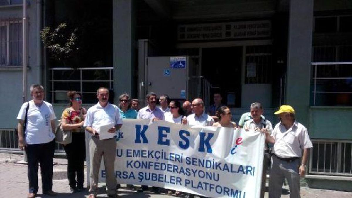Bursa\'da Memurlar Bordro Yaktı