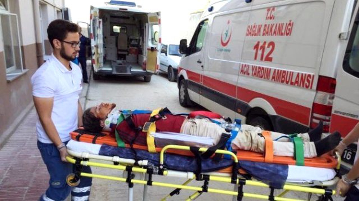 Bursa\'da Motosiklet Kamyonete Çarptı: 1 Yaralı