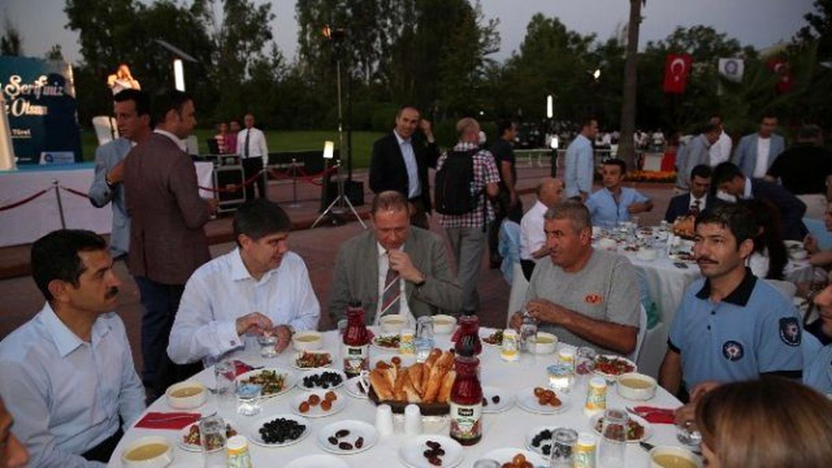 Büyükşehir\'den Personele İftar