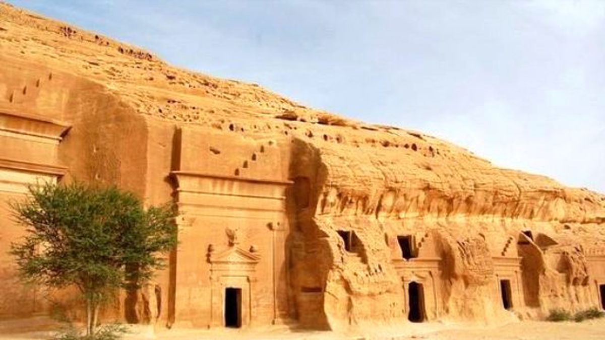 Çölün Ortasında Lanetli Mezar