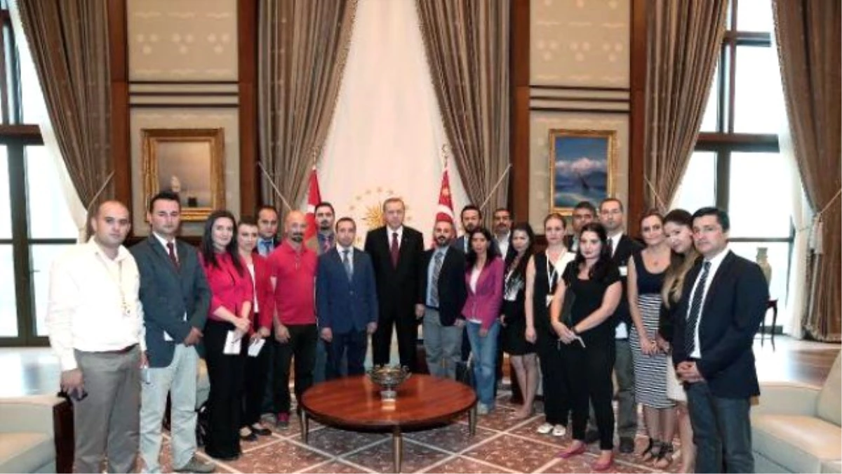 Cumhurbaşkanı Erdoğan, Saray\'da \'Huzur Bulduğu\' Odayı Gösterdi