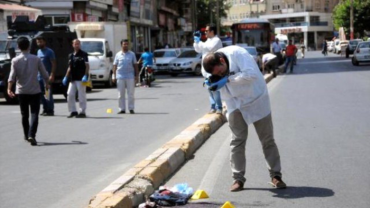 Husumetli Aileler Arasında Çıkan Silahlı Kavgada 3 Kişi Yaralandı