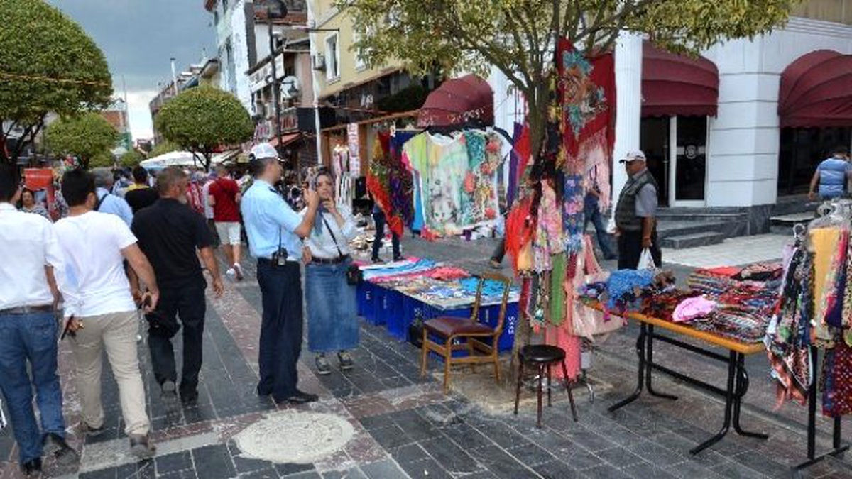 Düzce Zabıtası Tezgahları Denetliyor
