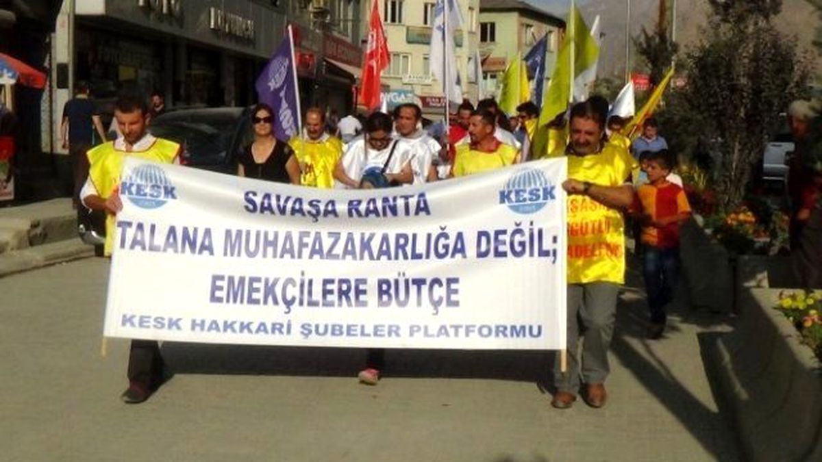 Eğitim-sen\'den Bordro Yakma Eylemi