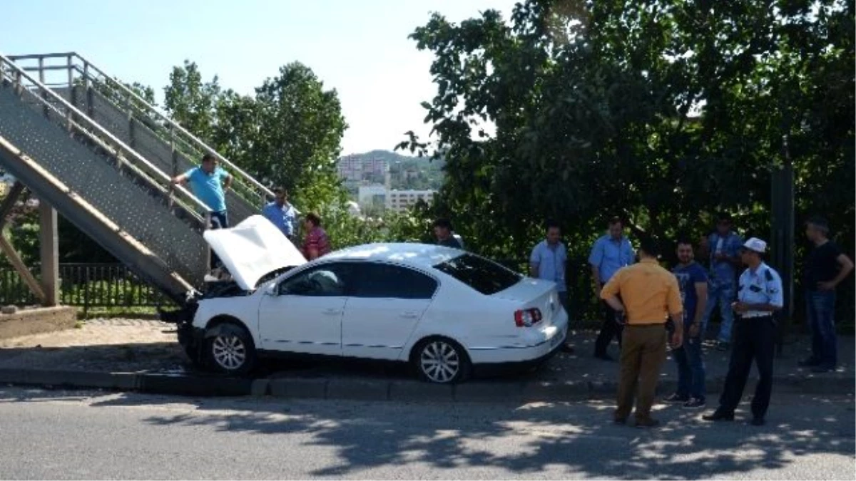 Fatsa\'da Trafik Kazaları: 12 Yaralı