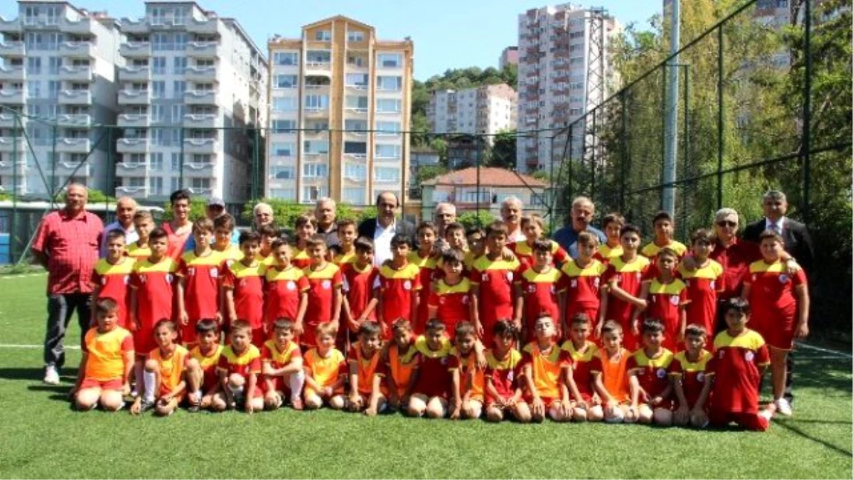 Gülüç Belediye Spor Yaz Futbol Okulunu Açtı