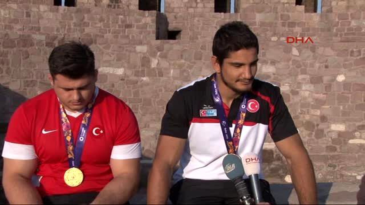 Güreşin Altın Çocukları Taha ve Rıza "Dünya\'nın Zirvesinden İnmeyeceğiz
