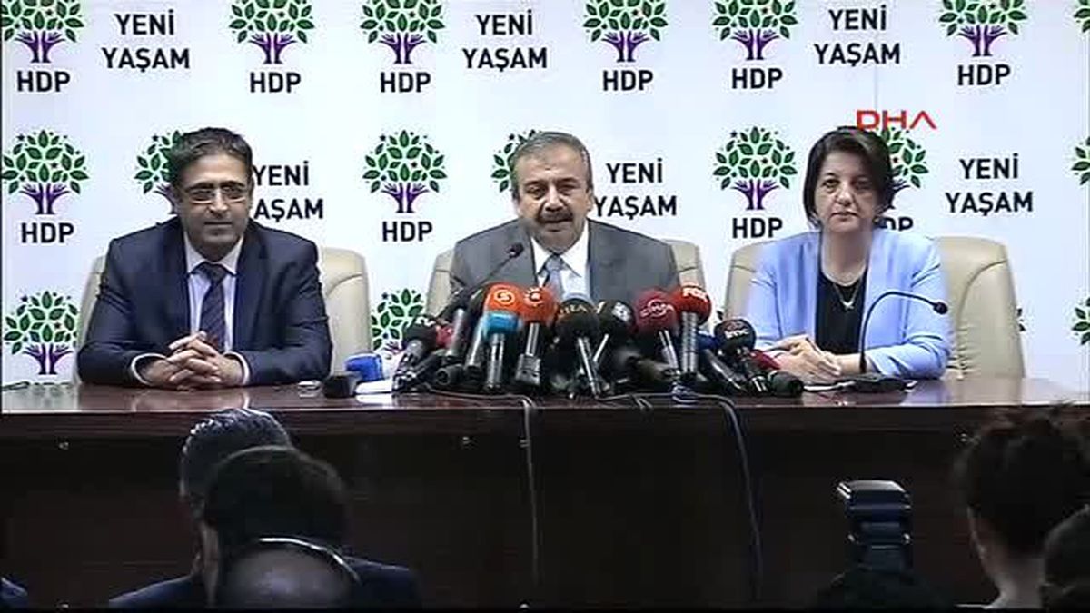 Hdp Heyeti Davutoğlu ile Gerçekleştirdiği Koalisyon Görüşmesinin Ardından Açıklama Yaptı 1
