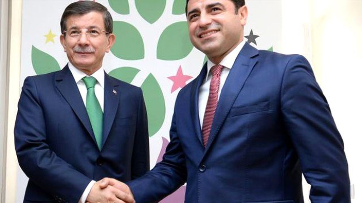 HDP Kaynakları: Davutoğlu, Demirtaş'a 'Selahattin Bey' Dedi