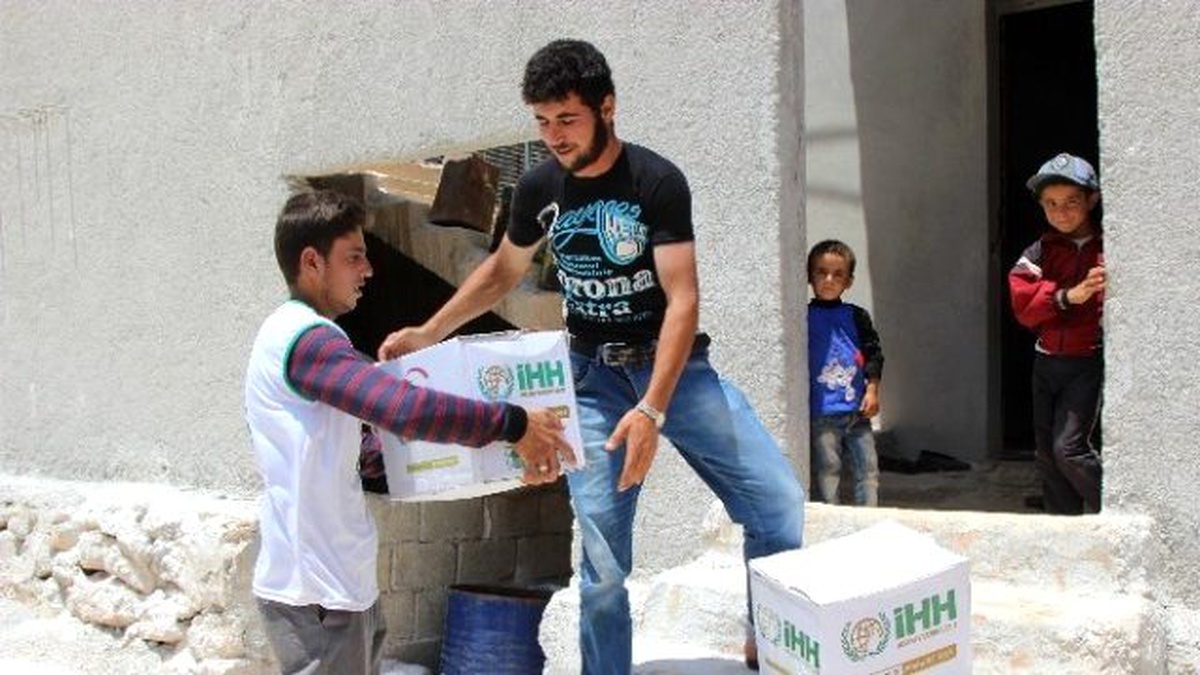 İhh\'dan Suriye\'ye 550 Tır\'lık Yardım