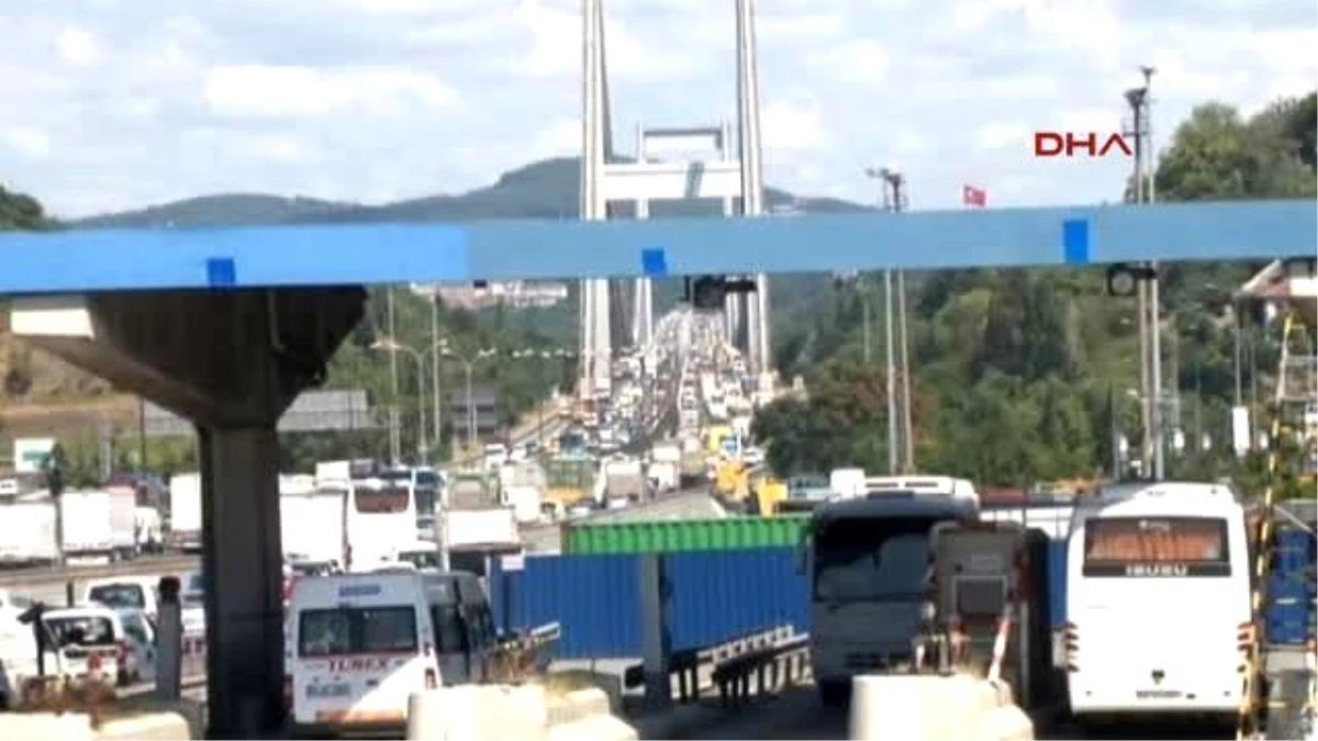 İstanbul\'da Sürücüler 33 Kilometreyi 3 Saatte Geçebiliyor