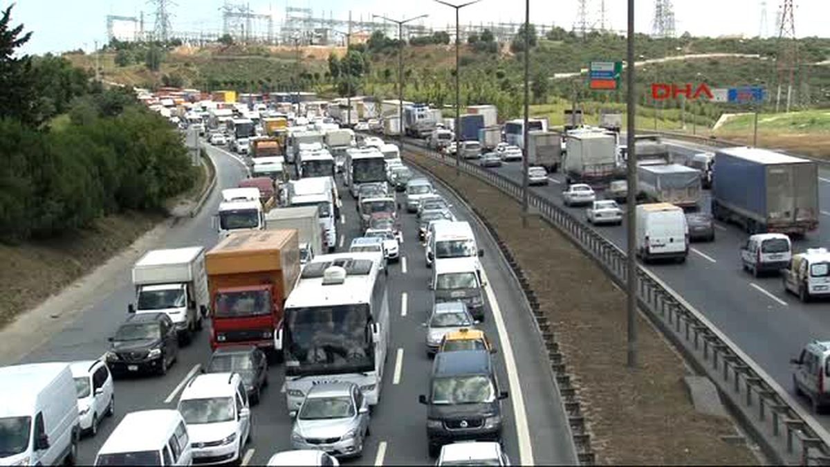 İstanbullu\'nun Bayram Öncesi Trafik Çilesi