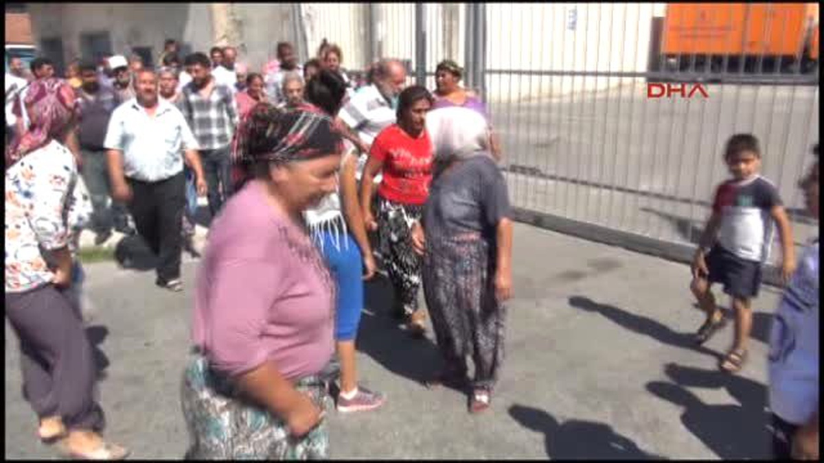 İzmir Romanlardan, Zabıtaya Alkışlı Protesto