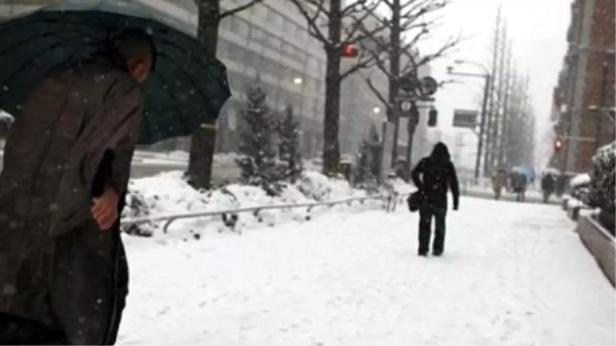 Kanada\'ya Kar Yağdı