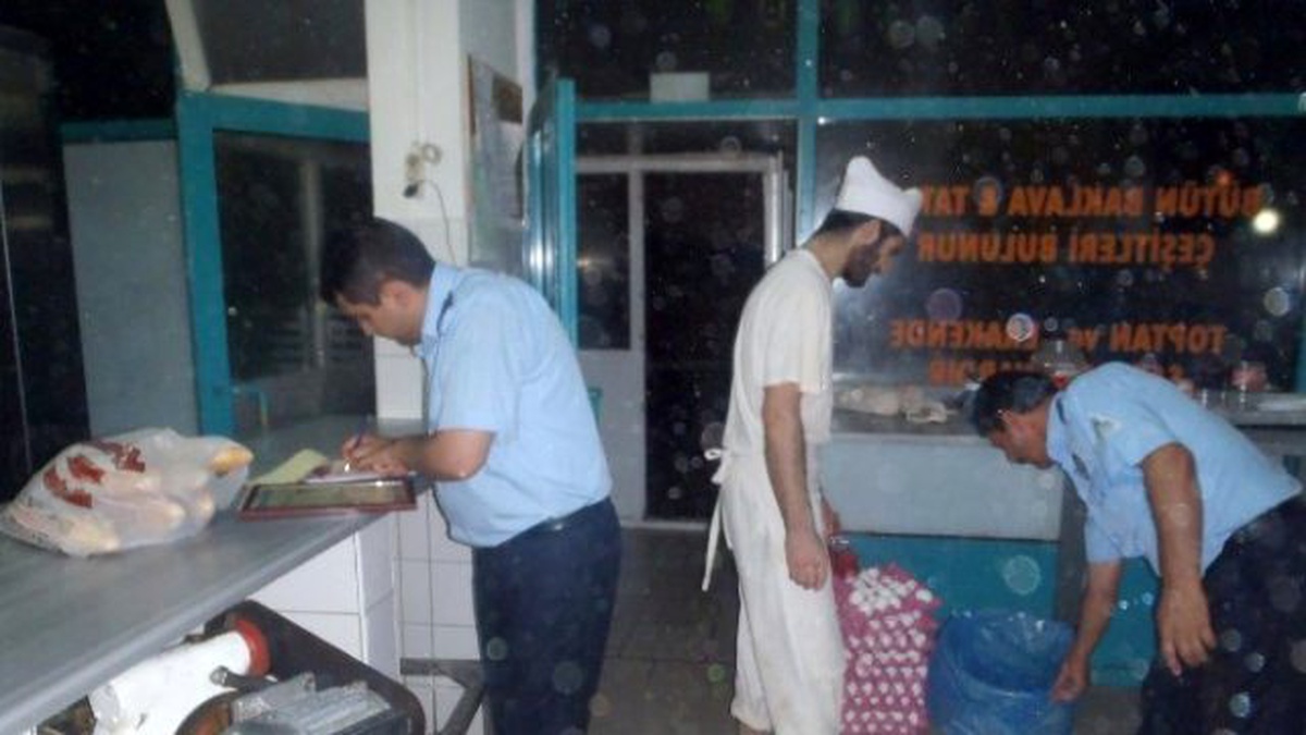 Kartepe Zabıtası\'ndan Gece Denetimi