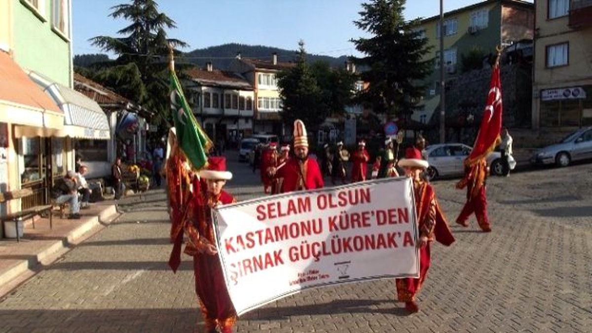 Kazancı\'ya Pankartlı ve Mehteranlı Veda