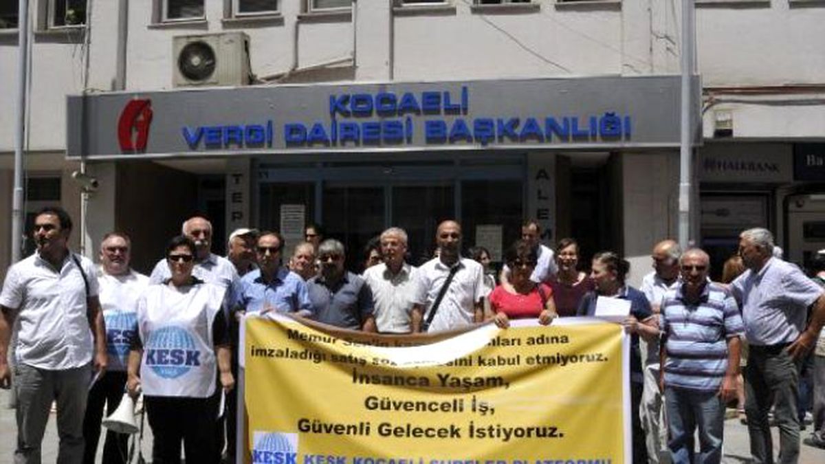 Kocaeli\'de Memurlar Bordro Yaktı