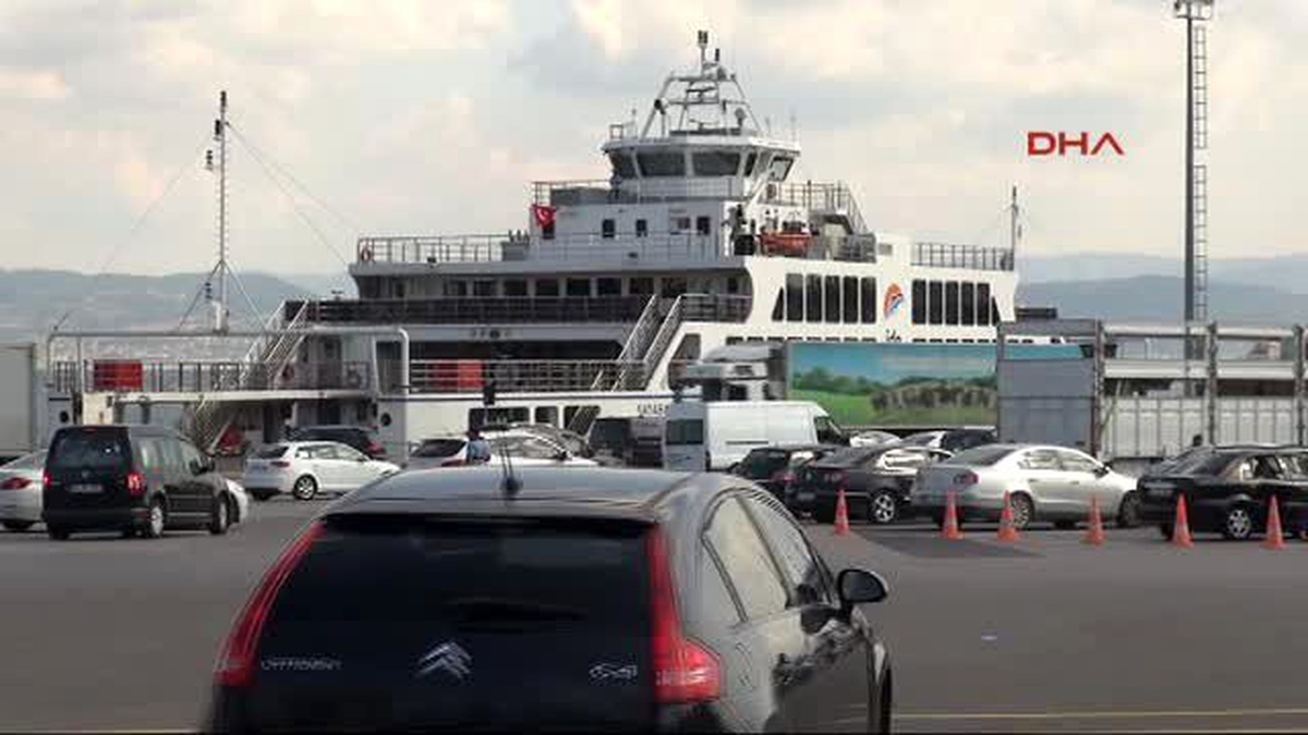 Kocaeli Yollarda Bayram Tatili Göçü Kuyruk Gişelere Kadar Ulaşıyor