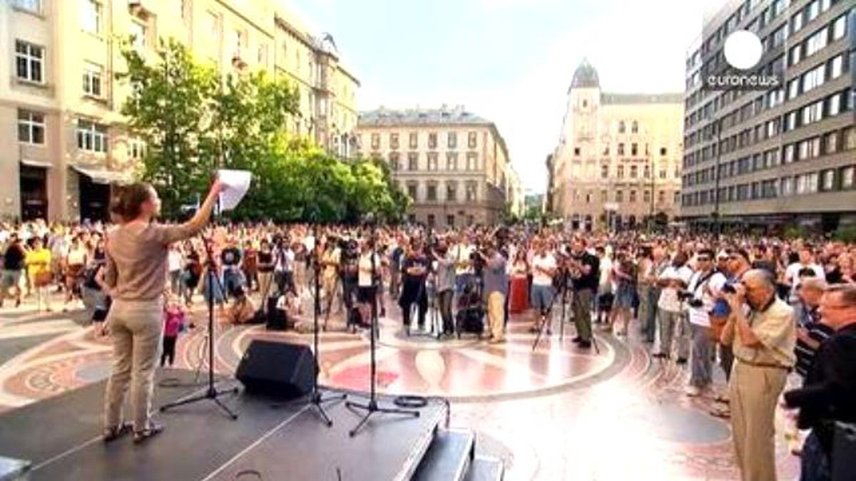 Macarların Sınıra Örgü Çekme Çalışması Protesto Edildi